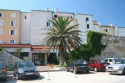 Hotelski ulaz